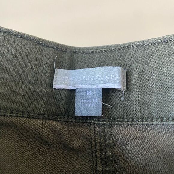 New York & Company Green Skinny Pants size M EUC - Picture 2 of 4